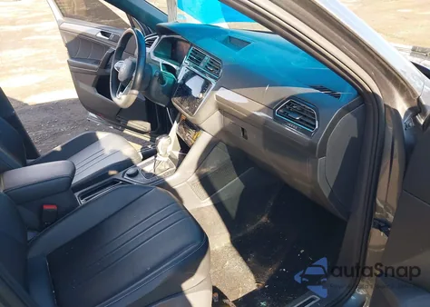 2022 Volkswagen Tiguan 2.0T Se R-Line Black from USA, damaged, VIN 3VV8B7AX2NM141174